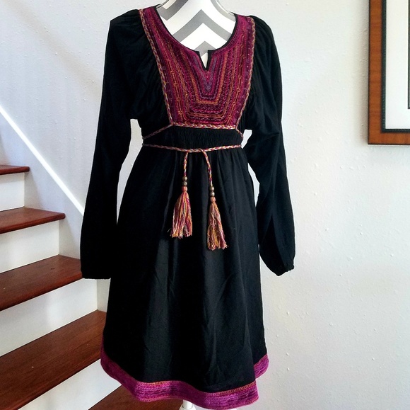 Miss Me Dresses & Skirts - Miss me velvet embroidered dress